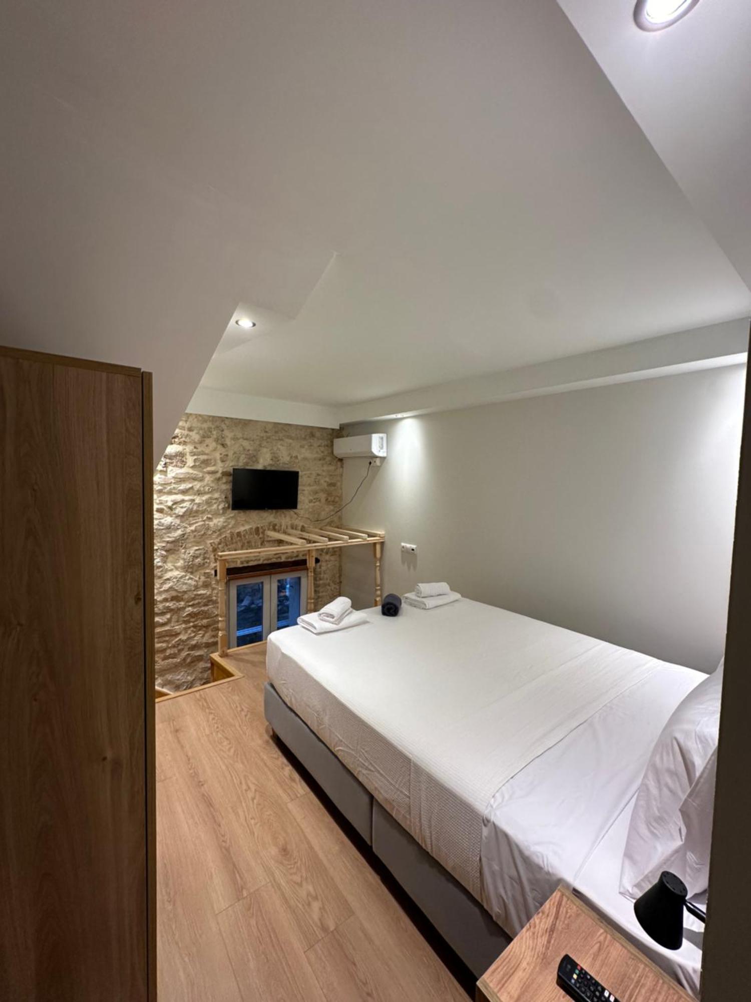 Q Rocco Apartments, Corfu Town Екстер'єр фото